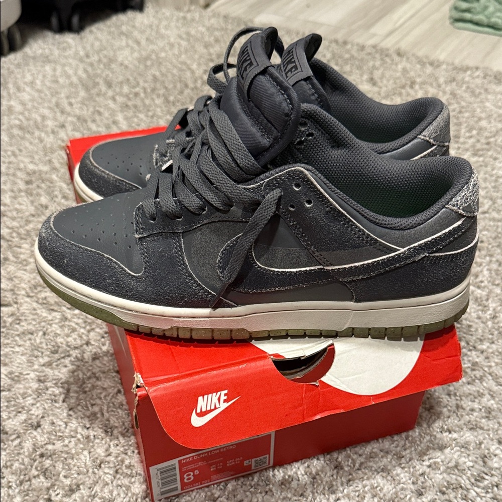 Nike Men's Dark Gray Sneakers